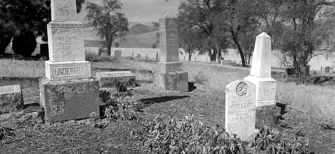 Cemetery near Eight Mile #10, The Dalles, Oregon, USA, 2003