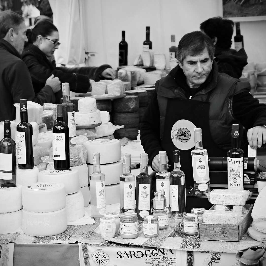 Mercato a Campo Santo Stefano #2, Venice, Italy, 2008