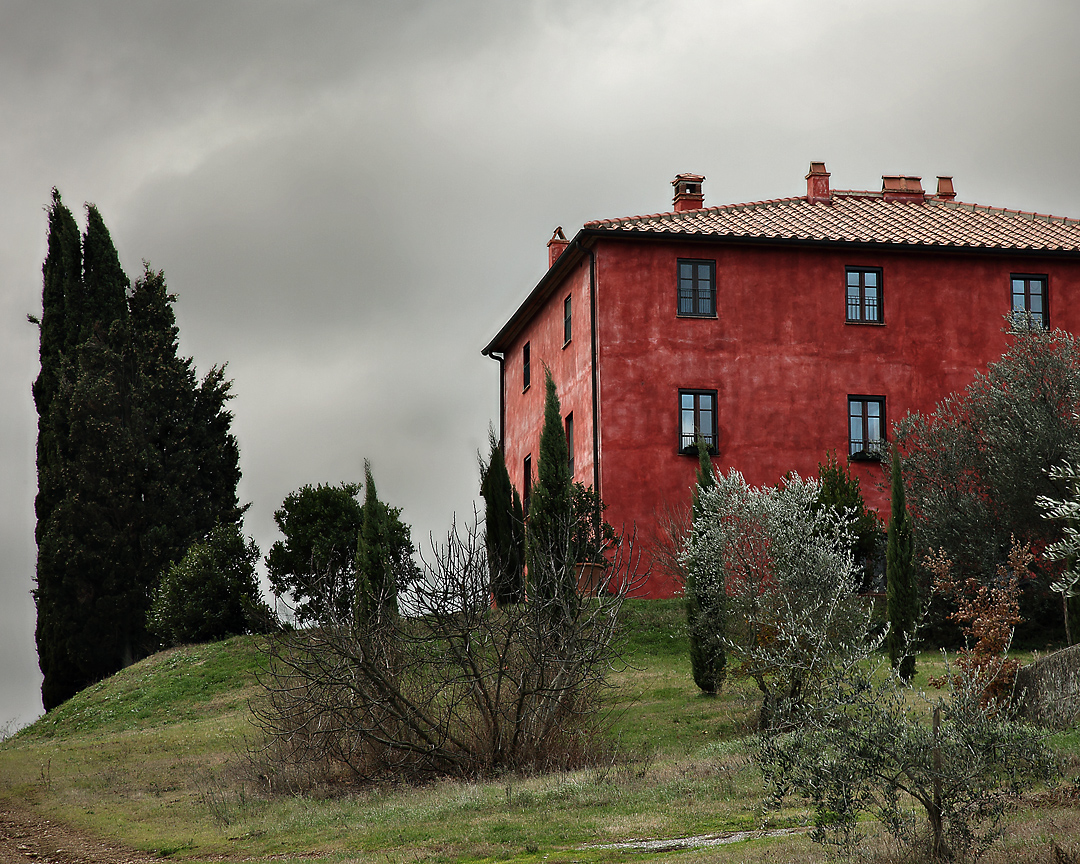 Red house on hill #3, Tuscany, Italy, 2008